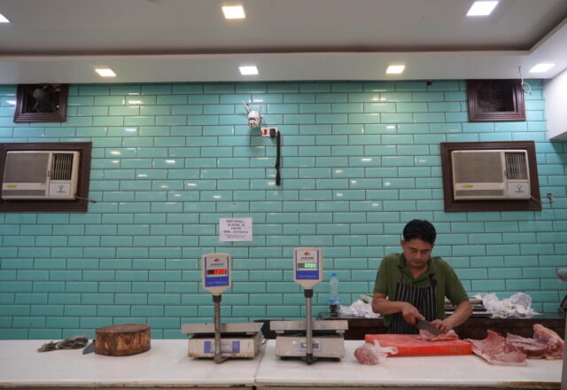 インド生活の強い味方。いつものお肉屋さん
